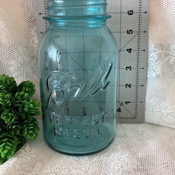 Vintage Ball “Perfect” Mason Sealer Jar in Aqua Blue. 1 Quart Size. No lid - Picture 4 of 6